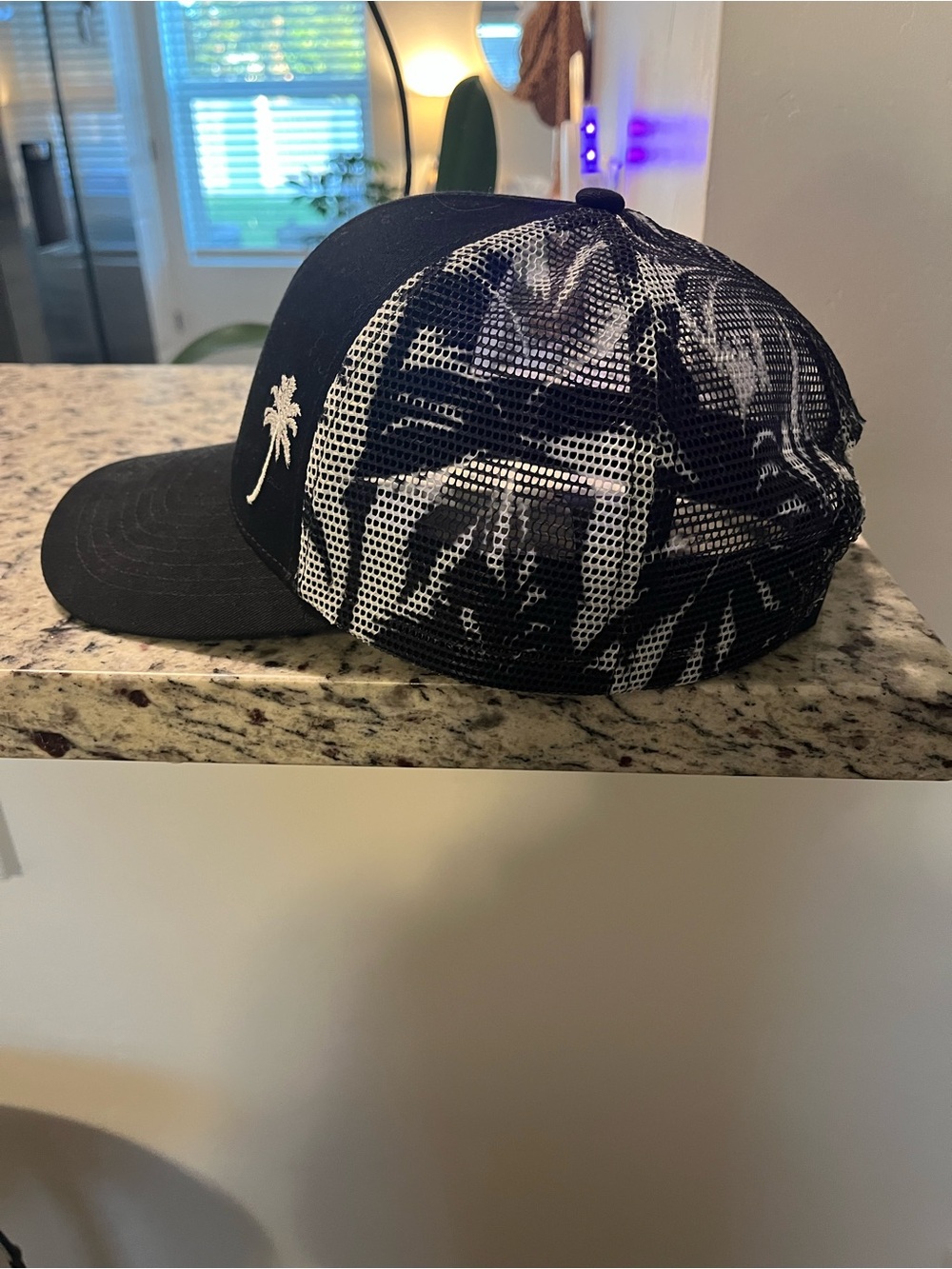 Black Women's Palm Tree Embroidered Baseball Cap - Picture 2 of 3